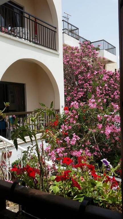 Myriama Apartments ไอยานาปา ภายนอก รูปภาพ